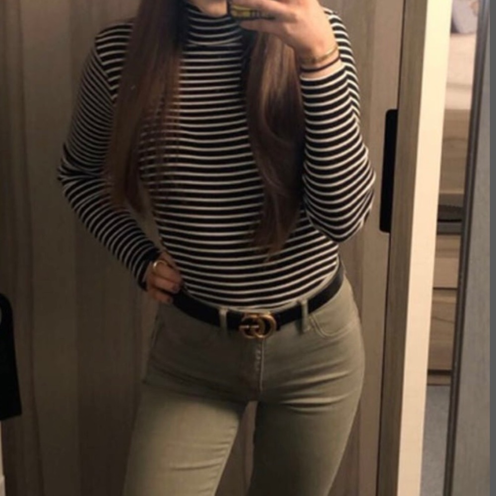 Brandy Melville Striped turtleneck - Picture 5 of 5